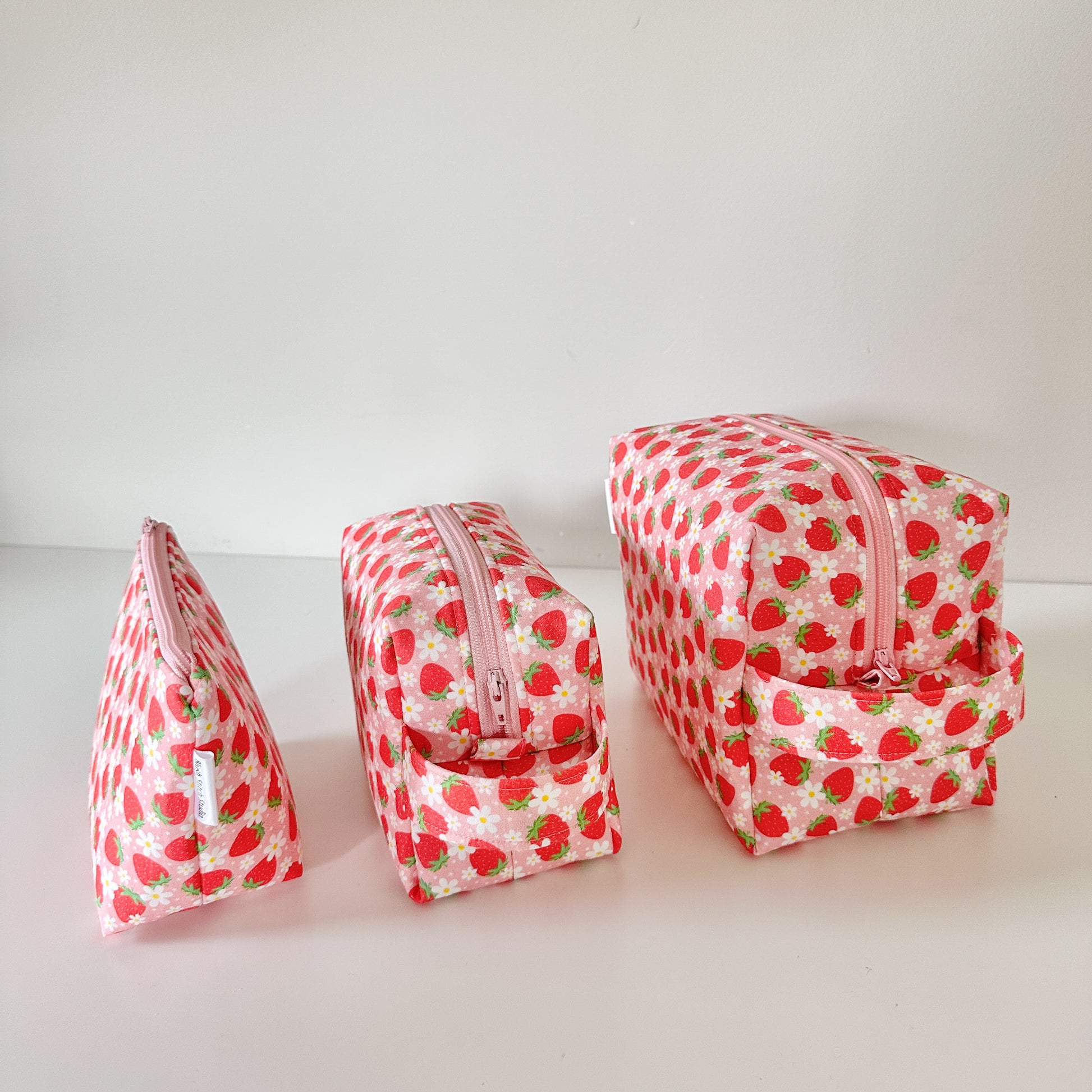 pink strawberry daisy floral patterned cotton makeup cosmetic bags 