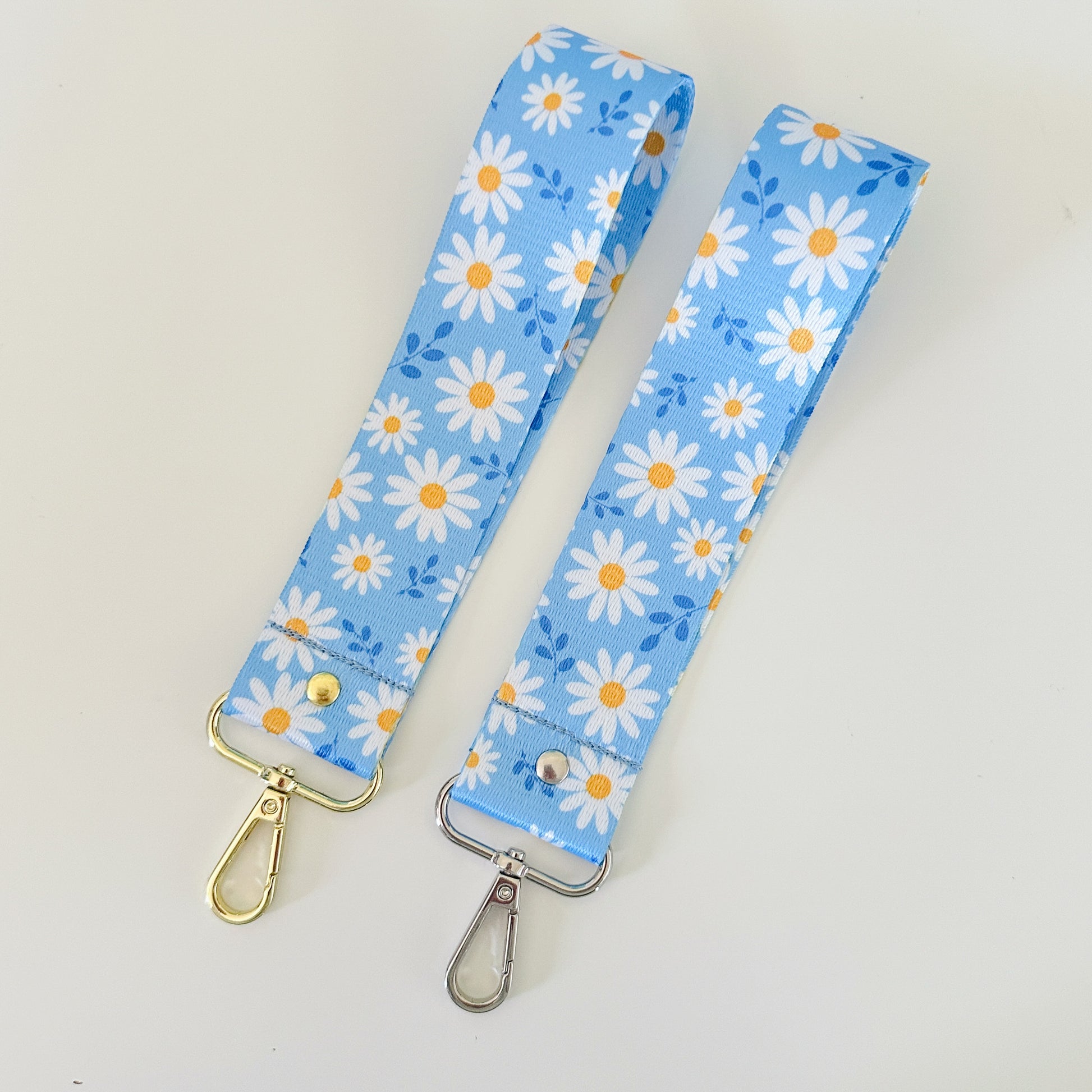 blue daisy nylon keychain wristlet