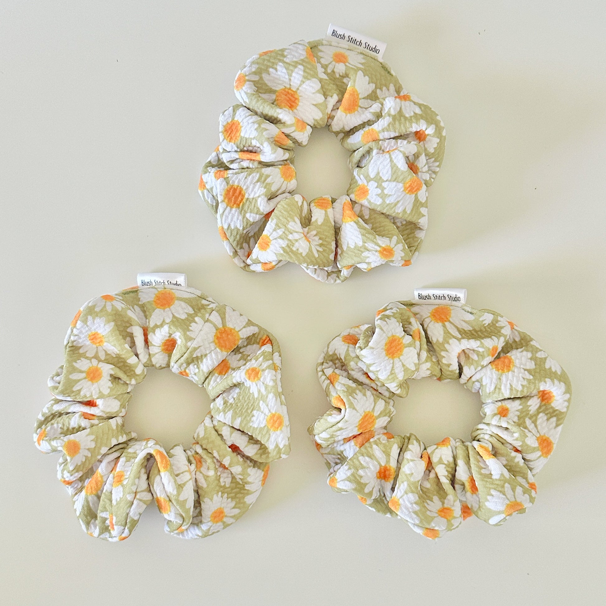 green daisy scrunchie