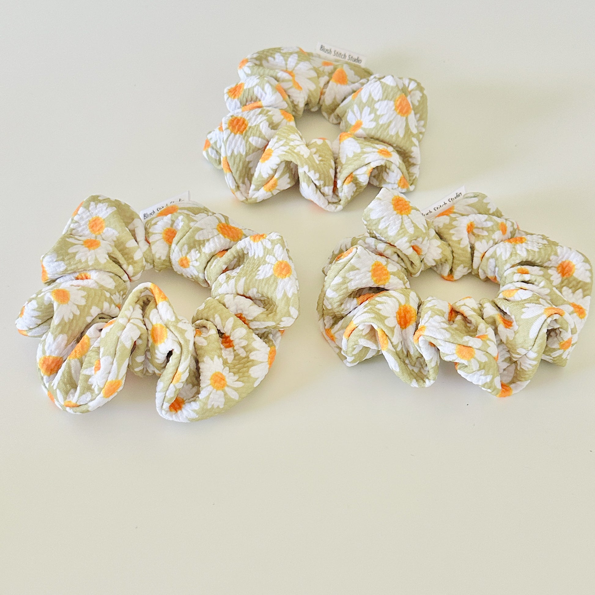 green daisy scrunchie